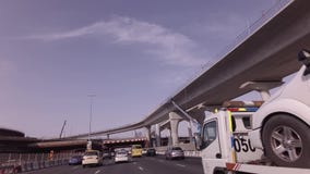 Κατασκευή των πολλαπλής στάθμης οδικών ανταλλαγών στο Sheikh βίντεο μήκους σε πόδηα οδικών αποθεμάτων Zayed απόθεμα βίντεο Κατασκευή των πολλαπλής στάθμης οδικών ανταλλαγών στο Sheikh βίντεο μήκους σε πόδηα οδικών αποθεμάτων Zayed απόθεμα βίντεο