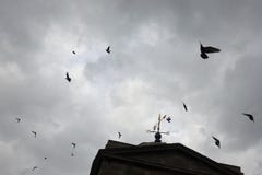 Κατεύθυνση στον ουρανό στοκ φωτογραφία με δικαίωμα ελεύθερης χρήσης Κατεύθυνση στον ουρανό στοκ φωτογραφία με δικαίωμα ελεύθερης χρήσης
