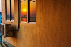 Κατοικία πολυόροφων κτιρίων με τον κλιματισμό στην ανατολή στοκ φωτογραφίες με δικαίωμα ελεύθερης χρήσης Κατοικία πολυόροφων κτιρίων με τον κλιματισμό στην ανατολή στοκ φωτογραφίες με δικαίωμα ελεύθερης χρήσης
