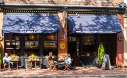 Καφές Λα Luna στην οδό νερού σε Gastown, Βανκούβερ στοκ φωτογραφίες Καφές Λα Luna στην οδό νερού σε Gastown, Βανκούβερ στοκ φωτογραφίες