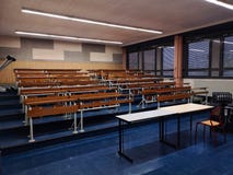 Κενή τάξη με το φως στοκ φωτογραφία με δικαίωμα ελεύθερης χρήσης Κενή τάξη με το φως στοκ φωτογραφία με δικαίωμα ελεύθερης χρήσης