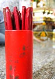 Κινεζικό καθημερινό “Chi-Chi Sticks†αφηγητών τύχης στοκ φωτογραφίες με δικαίωμα ελεύθερης χρήσης Κινεζικό καθημερινό “Chi-Chi Sticks†αφηγητών τύχης στοκ φωτογραφίες με δικαίωμα ελεύθερης χρήσης
