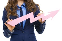 Κινηματογράφηση σε πρώτο πλάνο στην επιχειρησιακή γυναίκα που παρουσιάζει να ανεβεί βελών γραφικών παραστάσεων στοκ φωτογραφία με δικαίωμα ελεύθερης χρήσης Κινηματογράφηση σε πρώτο πλάνο στην επιχειρησιακή γυναίκα που παρουσιάζει να ανεβεί βελών γραφικών παραστάσεων στοκ φωτογραφία με δικαίωμα ελεύθερης χρήσης
