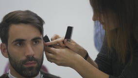 Κλείστε επάνω τον κουρευτή ζώων κουρέματος κουρέων στοκ εικόνες με δικαίωμα ελεύθερης χρήσης Κλείστε επάνω τον κουρευτή ζώων κουρέματος κουρέων στοκ εικόνες με δικαίωμα ελεύθερης χρήσης