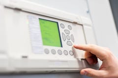 Κλείστε επάνω του μηχανισμού διανομής τάσης δοκιμής μηχανικών συντήρησης στοκ εικόνες Κλείστε επάνω του μηχανισμού διανομής τάσης δοκιμής μηχανικών συντήρησης στοκ εικόνες