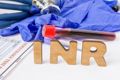 Κλινική εργαστηριακό ιατρική αρκτικόλεξο INR ή σύντμηση του χρόνου προθρομβίνης, εξέταση αίματος για να σβολιάσει το χρόνο Τα INR στοκ εικόνες Κλινική εργαστηριακό ιατρική αρκτικόλεξο INR ή σύντμηση του χρόνου προθρομβίνης, εξέταση αίματος για να σβολιάσει το χρόνο Τα INR στοκ εικόνες