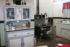 κουζίνα της δεκαετίας του '40 στοκ φωτογραφία με δικαίωμα ελεύθερης χρήσης κουζίνα της δεκαετίας του '40 στοκ φωτογραφία με δικαίωμα ελεύθερης χρήσης