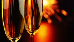 Κρασί από το γυαλί και ένα Sparkler Κρασί από το γυαλί και ένα Sparkler