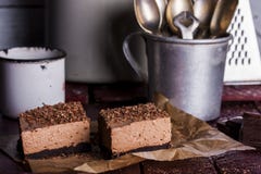 Κρύο cheesecake σοκολάτας στοκ φωτογραφίες με δικαίωμα ελεύθερης χρήσης Κρύο cheesecake σοκολάτας στοκ φωτογραφίες με δικαίωμα ελεύθερης χρήσης