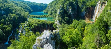 Εθνικό πανόραμα πάρκων λιμνών Plitvice (Κροατία). στοκ φωτογραφίες με δικαίωμα ελεύθερης χρήσης Εθνικό πανόραμα πάρκων λιμνών Plitvice (Κροατία). στοκ φωτογραφίες με δικαίωμα ελεύθερης χρήσης
