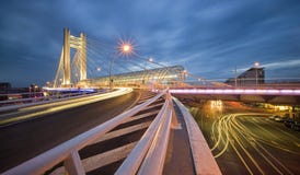 Κυκλοφορία πόλεων νύχτας στοκ φωτογραφίες Κυκλοφορία πόλεων νύχτας στοκ φωτογραφίες