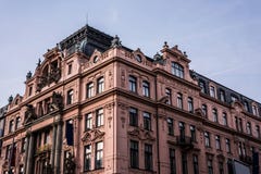 Κόκκινο κτήριο στο μπαρόκ ύφος στο Wenceslas Square στοκ εικόνες Κόκκινο κτήριο στο μπαρόκ ύφος στο Wenceslas Square στοκ εικόνες