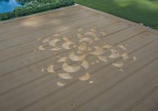 Κύκλος συγκομιδών cornfield κοντά σε Mammendorf, Βαυαρία, Γερμανία στοκ εικόνα Κύκλος συγκομιδών cornfield κοντά σε Mammendorf, Βαυαρία, Γερμανία στοκ εικόνα