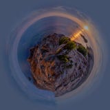 Λίγη άποψη πλανητών του ζαλίζοντας πανοράματος Quiberon στη Γαλλία στο ηλιοβασίλεμα στοκ εικόνες με δικαίωμα ελεύθερης χρήσης Λίγη άποψη πλανητών του ζαλίζοντας πανοράματος Quiberon στη Γαλλία στο ηλιοβασίλεμα στοκ εικόνες με δικαίωμα ελεύθερης χρήσης