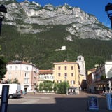 Λίμνη Garda, ορεινό χωριό, σειρά βουνών, πόλη, ορεινά landforms στοκ εικόνα με δικαίωμα ελεύθερης χρήσης Λίμνη Garda, ορεινό χωριό, σειρά βουνών, πόλη, ορεινά landforms στοκ εικόνα με δικαίωμα ελεύθερης χρήσης