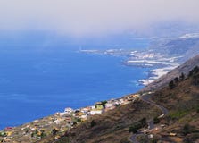 Λα Palma - άποψη από το ηφαίστειο San Antonio στοκ φωτογραφίες με δικαίωμα ελεύθερης χρήσης Λα Palma - άποψη από το ηφαίστειο San Antonio στοκ φωτογραφίες με δικαίωμα ελεύθερης χρήσης