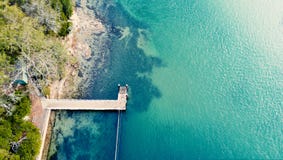 Λιμενοβραχίονας έξω στην ωκεάνια ακτή του Σίδνεϊ Στοκ Εικόνες Λιμενοβραχίονας έξω στην ωκεάνια ακτή του Σίδνεϊ Στοκ Εικόνες
