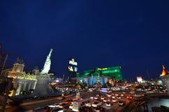 Μεγάλες, νέες Υόρκη-νέες Υόρκη ξενοδοχείο MGM & χαρτοπαικτική λέσχη, πόλη, εικονική παράσταση πόλης, μητροπολιτική περιοχή, νύχτα στοκ εικόνα με δικαίωμα ελεύθερης χρήσης Μεγάλες, νέες Υόρκη-νέες Υόρκη ξενοδοχείο MGM & χαρτοπαικτική λέσχη, πόλη, εικονική παράσταση πόλης, μητροπολιτική περιοχή, νύχτα στοκ εικόνα με δικαίωμα ελεύθερης χρήσης