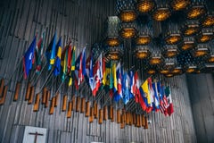 ΜΕΞΙΚΟ - 20 ΣΕΠΤΕΜΒΡΊΟΥ: Σημαίες χώρας στη βασιλική της κυρίας μας Guadalupe στοκ εικόνα ΜΕΞΙΚΟ - 20 ΣΕΠΤΕΜΒΡΊΟΥ: Σημαίες χώρας στη βασιλική της κυρίας μας Guadalupe στοκ εικόνα