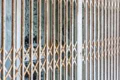 Μετά από την πτώχευση η επιχείρηση παραμένει κλειστή για πάντα στοκ φωτογραφία με δικαίωμα ελεύθερης χρήσης Μετά από την πτώχευση η επιχείρηση παραμένει κλειστή για πάντα στοκ φωτογραφία με δικαίωμα ελεύθερης χρήσης
