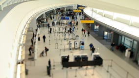 Μετατόπιση κλίσης σφάλματος ταξιδιωτικού χρόνου αερολιμένων απόθεμα βίντεο Μετατόπιση κλίσης σφάλματος ταξιδιωτικού χρόνου αερολιμένων απόθεμα βίντεο