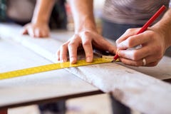 Μικρή επιχείρηση ενός νέου ζεύγους στοκ εικόνες με δικαίωμα ελεύθερης χρήσης Μικρή επιχείρηση ενός νέου ζεύγους στοκ εικόνες με δικαίωμα ελεύθερης χρήσης