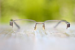 Μικρό Eyeglass μεγέθους για τα μάτια σας στοκ φωτογραφίες με δικαίωμα ελεύθερης χρήσης Μικρό Eyeglass μεγέθους για τα μάτια σας στοκ φωτογραφίες με δικαίωμα ελεύθερης χρήσης