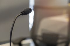 Μικρόφωνο στο στούντιο για το δράστη φωνής, ραδιο ραδιοφωνική αναμετάδοση στοκ φωτογραφία Μικρόφωνο στο στούντιο για το δράστη φωνής, ραδιο ραδιοφωνική αναμετάδοση στοκ φωτογραφία