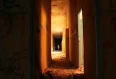ΜΟΝΑΞΙΑ ΣΤΟΥΣ ΔΙΑΔΡΟΜΟΥΣ στοκ εικόνες ΜΟΝΑΞΙΑ ΣΤΟΥΣ ΔΙΑΔΡΟΜΟΥΣ στοκ εικόνες