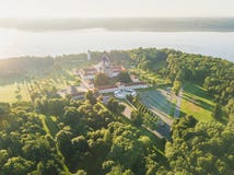 Μοναστήρι Pazaislis σε Kaunas, Λιθουανία στοκ φωτογραφία με δικαίωμα ελεύθερης χρήσης Μοναστήρι Pazaislis σε Kaunas, Λιθουανία στοκ φωτογραφία με δικαίωμα ελεύθερης χρήσης