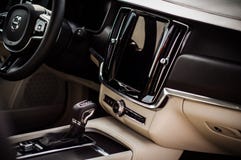 ΜΟΣΧΑ, ΡΩΣΙΑ - 3 ΜΑΐΟΥ 2017 ΔΙΑΓΩΝΙΑ ΧΩΡΑ ΤΗΣ VOLVO V90, ΕΣΩΤΕΡΙΚΉ ΆΠΟΨΗ Δοκιμή της νέας διαγώνιας χώρας της VOLVO V90 Αυτό το αυ στοκ εικόνες ΜΟΣΧΑ, ΡΩΣΙΑ - 3 ΜΑΐΟΥ 2017 ΔΙΑΓΩΝΙΑ ΧΩΡΑ ΤΗΣ VOLVO V90, ΕΣΩΤΕΡΙΚΉ ΆΠΟΨΗ Δοκιμή της νέας διαγώνιας χώρας της VOLVO V90 Αυτό το αυ στοκ εικόνες