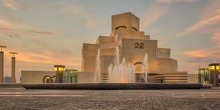 Μουσείο της ισλαμικής τέχνης, Doha, Κατάρ κατά την εξωτερική άποψη φωτός της ημέρας Στοκ εικόνα με δικαίωμα ελεύθερης χρήσης Μουσείο της ισλαμικής τέχνης, Doha, Κατάρ κατά την εξωτερική άποψη φωτός της ημέρας Στοκ εικόνα με δικαίωμα ελεύθερης χρήσης