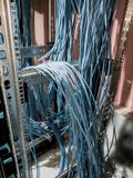 Μπλε καλωδίωση για τα στοιχεία ραφιών στοκ φωτογραφία με δικαίωμα ελεύθερης χρήσης Μπλε καλωδίωση για τα στοιχεία ραφιών στοκ φωτογραφία με δικαίωμα ελεύθερης χρήσης