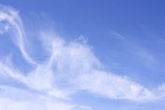 Μπλε νεφελώδες δραματικό υπόβαθρο ουρανού στοκ εικόνες με δικαίωμα ελεύθερης χρήσης Μπλε νεφελώδες δραματικό υπόβαθρο ουρανού στοκ εικόνες με δικαίωμα ελεύθερης χρήσης