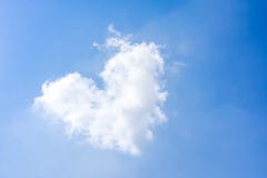 Μπλε χρώμα ουρανού και σύννεφων και υψηλή ατμόσφαιρα νεφελώδη στοκ εικόνες Μπλε χρώμα ουρανού και σύννεφων και υψηλή ατμόσφαιρα νεφελώδη στοκ εικόνες