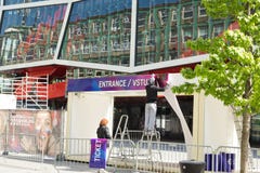 Μπρατισλάβα, Σλοβακία - 7 Μαΐου 2019: Να προετοιμαστεί εισάγει τις πύλες - 3 ημέρες πριν από το παγκόσμιο πρωτάθλημα χόκεϋ στοκ εικόνα με δικαίωμα ελεύθερης χρήσης Μπρατισλάβα, Σλοβακία - 7 Μαΐου 2019: Να προετοιμαστεί εισάγει τις πύλες - 3 ημέρες πριν από το παγκόσμιο πρωτάθλημα χόκεϋ στοκ εικόνα με δικαίωμα ελεύθερης χρήσης