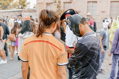 ΜΠΥΡΑ SHEVA, ΙΣΡΑΉΛ - 1 ΜΑΡΤΊΟΥ 2018: Μεταμφίεση οδών Purim στην οδό σε μπύρα-Sheva Ευτυχής ημέρα purim στο Ισραήλ στοκ εικόνες ΜΠΥΡΑ SHEVA, ΙΣΡΑΉΛ - 1 ΜΑΡΤΊΟΥ 2018: Μεταμφίεση οδών Purim στην οδό σε μπύρα-Sheva Ευτυχής ημέρα purim στο Ισραήλ στοκ εικόνες