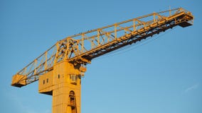Νάντη, Γαλλία Το κίτρινο Jaune crain στις αποβάθρες τουριστών στοκ εικόνες Νάντη, Γαλλία Το κίτρινο Jaune crain στις αποβάθρες τουριστών στοκ εικόνες