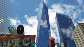 Νέα Υόρκη, Νέα Υόρκη, ΗΠΑ Το ένας World Trade Center ή ο Πύργος της Ελευθερίας που βρίσκεται στο χαμηλότερο Μανχάταν Αρχιτεκτονικ απόθεμα βίντεο Νέα Υόρκη, Νέα Υόρκη, ΗΠΑ Το ένας World Trade Center ή ο Πύργος της Ελευθερίας που βρίσκεται στο χαμηλότερο Μανχάταν Αρχιτεκτονικ απόθεμα βίντεο