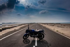 Να απελευθερώσει την αγάπη μοτοσικλετών στοκ εικόνα με δικαίωμα ελεύθερης χρήσης Να απελευθερώσει την αγάπη μοτοσικλετών στοκ εικόνα με δικαίωμα ελεύθερης χρήσης
