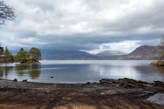 Νερό Derwent κόλπων Calfclose στην περιοχή λιμνών στοκ φωτογραφία Νερό Derwent κόλπων Calfclose στην περιοχή λιμνών στοκ φωτογραφία