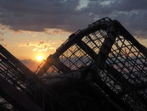 Νεφελώδες ηλιοβασίλεμα στοκ φωτογραφίες με δικαίωμα ελεύθερης χρήσης Νεφελώδες ηλιοβασίλεμα στοκ φωτογραφίες με δικαίωμα ελεύθερης χρήσης