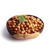 Νόστιμα ψημένα chickpeas σε ένα κύπελλο που απομονώνεται στοκ εικόνες Νόστιμα ψημένα chickpeas σε ένα κύπελλο που απομονώνεται στοκ εικόνες