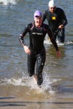 ο αγώνας εξόδων κολυμπά triathlon Στοκ εικόνες με δικαίωμα ελεύθερης χρήσης ο αγώνας εξόδων κολυμπά triathlon Στοκ εικόνες με δικαίωμα ελεύθερης χρήσης