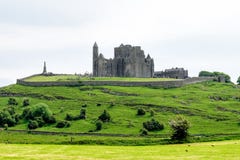 Ο βράχος Cashel, κομητεία Tipperary στην Ιρλανδία στοκ εικόνες Ο βράχος Cashel, κομητεία Tipperary στην Ιρλανδία στοκ εικόνες