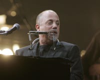 Ο Μπίλι Joel αποδίδει στη συναυλία στοκ φωτογραφία Ο Μπίλι Joel αποδίδει στη συναυλία στοκ φωτογραφία