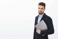 Ο όμορφος και μοντέρνος επιχειρηματίας ξέρει πώς η επιχείρηση λειτουργεί Επιτυχές και καθορισμένο όμορφο άτομο στην εκμετάλλευση στοκ εικόνες με δικαίωμα ελεύθερης χρήσης Ο όμορφος και μοντέρνος επιχειρηματίας ξέρει πώς η επιχείρηση λειτουργεί Επιτυχές και καθορισμένο όμορφο άτομο στην εκμετάλλευση στοκ εικόνες με δικαίωμα ελεύθερης χρήσης
