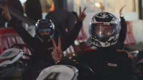 ΟΔΗΣΣΟΣ, ΟΥΚΡΑΝΙΑ - 7 ΟΚΤΩΒΡΊΟΥ 2015: Κλείστε τους επάνω karting οδηγούς στον ανταγωνισμό Karting απόθεμα βίντεο ΟΔΗΣΣΟΣ, ΟΥΚΡΑΝΙΑ - 7 ΟΚΤΩΒΡΊΟΥ 2015: Κλείστε τους επάνω karting οδηγούς στον ανταγωνισμό Karting απόθεμα βίντεο