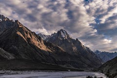 Οδοιπορία του Πακιστάν Karakoram K2 στοκ φωτογραφία με δικαίωμα ελεύθερης χρήσης Οδοιπορία του Πακιστάν Karakoram K2 στοκ φωτογραφία με δικαίωμα ελεύθερης χρήσης