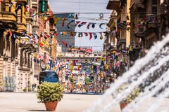 Οδός της Γένοβας μέσω ΧΧ Settembre κοντά Piazza Raffaele de Ferrari στη Γένοβα, περιοχή της Λιγυρίας, Ιταλία στοκ εικόνα με δικαίωμα ελεύθερης χρήσης Οδός της Γένοβας μέσω ΧΧ Settembre κοντά Piazza Raffaele de Ferrari στη Γένοβα, περιοχή της Λιγυρίας, Ιταλία στοκ εικόνα με δικαίωμα ελεύθερης χρήσης